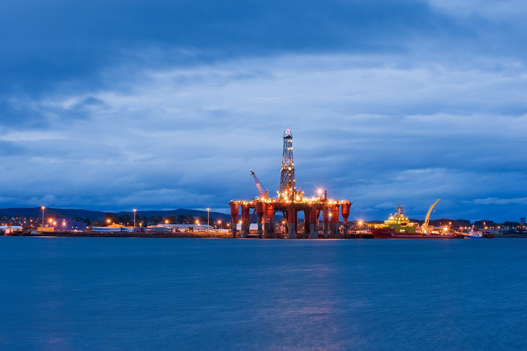 Oil rigs, North Sea oil, Scotland, UK | Center for International Environmental Law